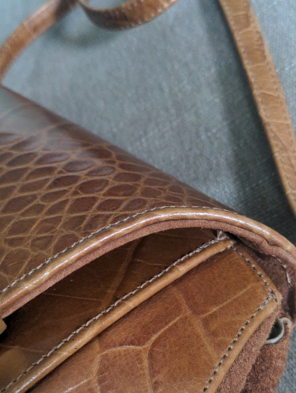 Vintage Faux  Crocodile Crossbody Bag,,  Structured, Heavy Brass Crocodile, - Picture 13 of 14